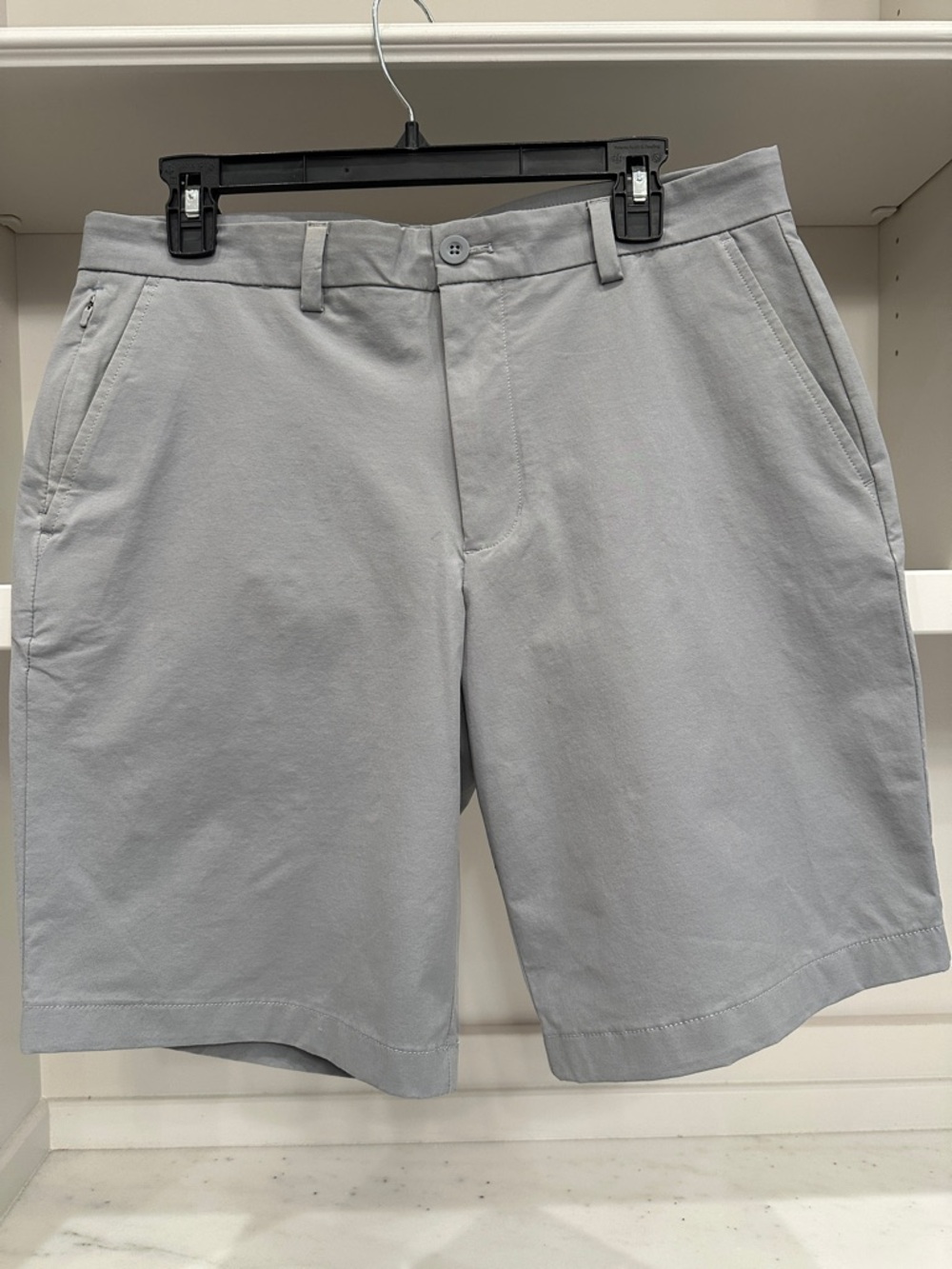 Vineyard Vines size 32 Men's Casual Gray Chino Shorts. Like new